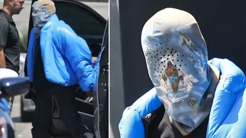 Kanye West fait parler avec un masque de Jésus