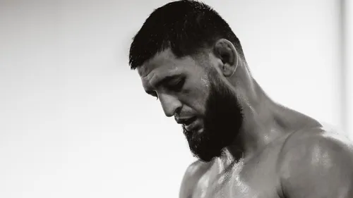 Khamzat Chimaev combat un ligre pendant un entraînement !