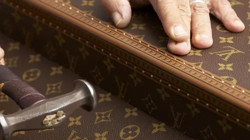 Louis Vuitton réinvente l'expérience du golf avec sa malle de luxe...