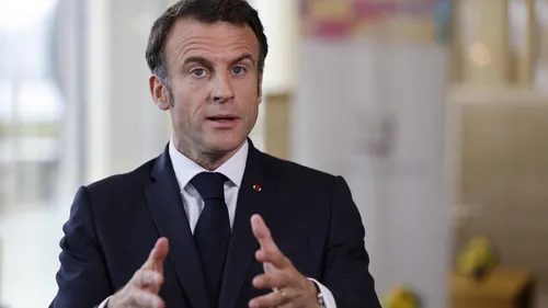 Macron alerte sur le risque de conflit civil lié aux propositions...