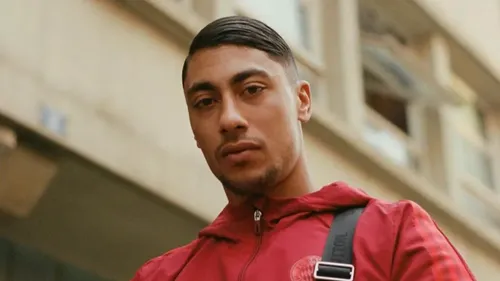 Maes solde les places de son Bercy pour pouvoir le remplir !