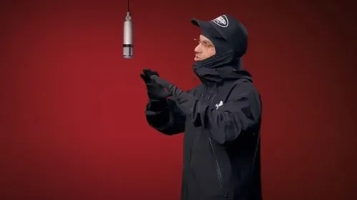 Malik Bentalha imite avec brio Freeze Corleone dans une parodie...