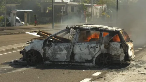 Crise et couvre-feu en Martinique face à la flambée des prix