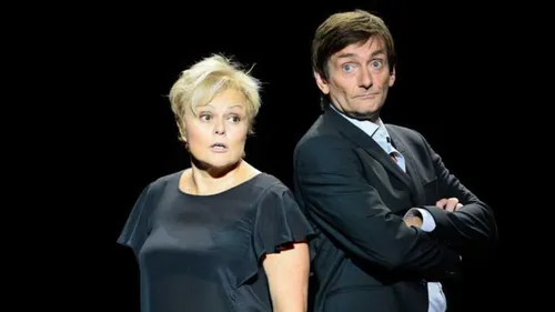 Muriel Robin débarque à l'hôpital et échange violemment avec Pierre...