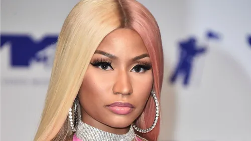 Nicki Minaj passe un coup de gueule suite à son arrestation à...