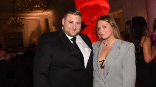 Nico Capone et Daniela s'affichent complices à Cannes et font taire...