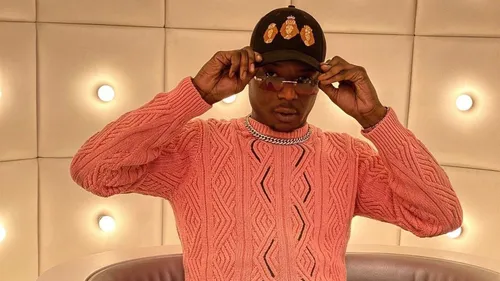 Ninho répond en chanson à Booba sur son refus de collaborer avec lui 