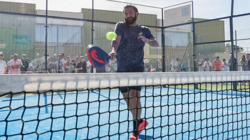 Booba s'amuse de la performance de Cyril Hanouna au padel