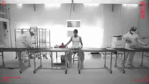 Rilès pousse ses limites en signant 20 000 pochettes d’album sans...