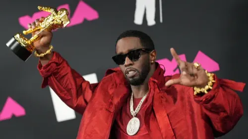 Le rappeur Diddy face à la justice: Débats sur le jury et report du...