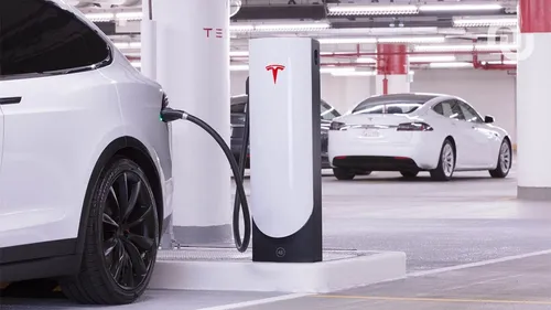 Tesla innove pour éviter les bagarres aux Superchargeur