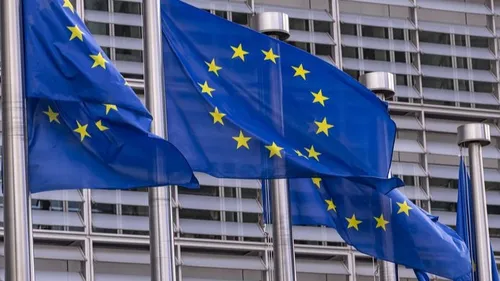 Manifester nu : La Cour européenne des droits de l'Homme répond à...