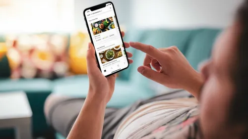 "Vos courses en moins de 10 minutes": le succès fulgurant des...