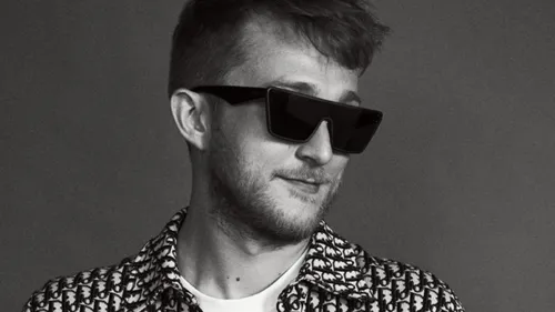 Vald : son public à Bercy se retrouve sur Tinder (vidéo)