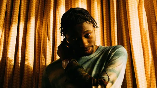 Tiakola exauce le souhait d'un fan hospitalisé avec une journée...