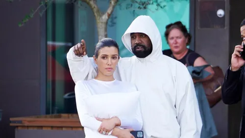 Bianca Censori : la signification particulière de son nouvelle...