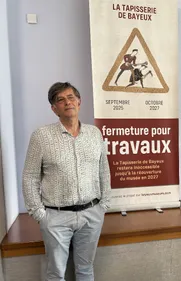Antoine Verney, le conservateur en chef des musées de Bayeux est...