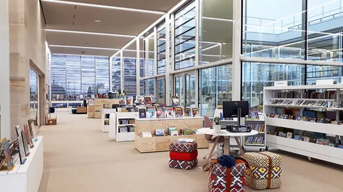 RÉUNION PUBLIQUE : LA MÉDIATHÈQUE LES 7 LIEUX A BAYEUX RECHERCHE...