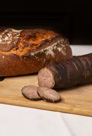 Suivez Le Guide - L’andouille de Vire : un goût reconnu