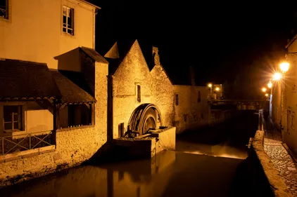 PIERRES EN LUMIÈRES : LA VILLE DE BAYEUX INVITE LES INTÉRESSÉS À...