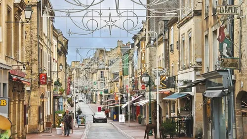 BAYEUX : LA PÉRIODE DE PIÉTONISATION DE LA RUE SAINT-JEAN VA ÊTRE...