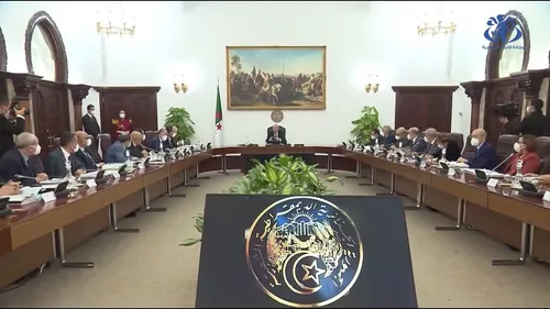 Entre hausse des salaires et des retraites, la nouvelle Algérie se...