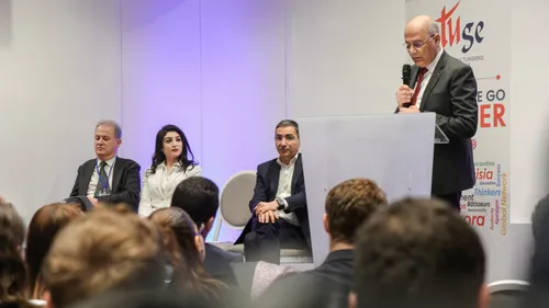 Dhia Khaled, ambassadeur de Tunisie en France, célèbre la force...