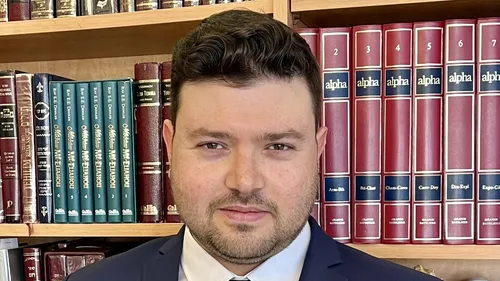 "30 années de service pour se voir reprocher son nom" :...