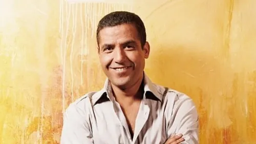 Cheb Mami signe un retour triomphal au Festival international de...