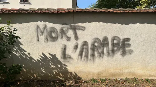 Tags racistes à Lyon : des commerçants halal sous le choc !