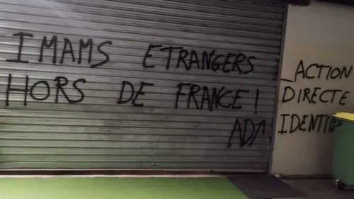 Nouvelle vague de tags racistes à la mosquée de Pessac !