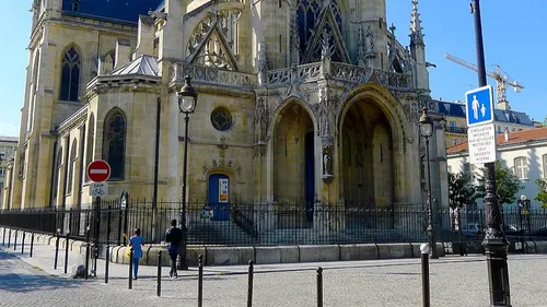 Paris honore la lutte des sans-papiers de Saint-Bernard !