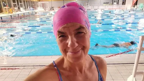 À 65 ans, Salima, enseignante franco-algérienne, va tenter de...