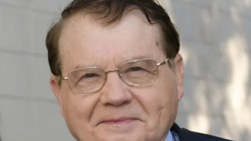 Le Professeur Luc Montagnier, Prix Nobel de médecine, tire sa...