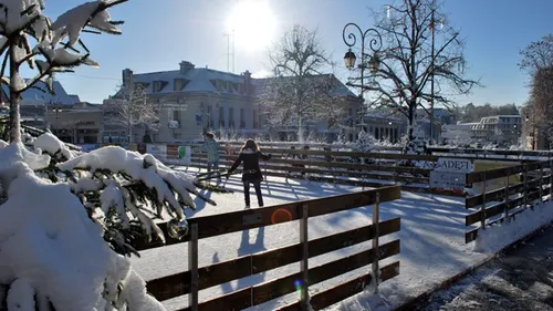 RAMBOUILLET (78) - Patinoire