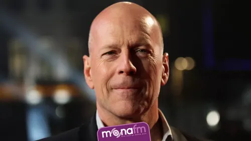  La maladie de Bruce Willis l'empêcherait désormais de lire, de...