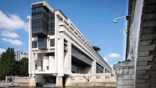 Un fonctionnaire du ministère de l'économie mis en examen pour...