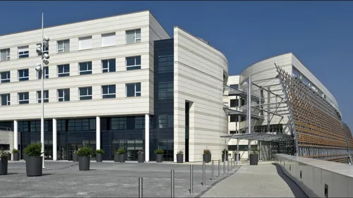 Calais : un interne en médecine agressé par des migrants 