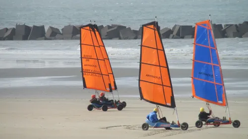 Percutée par un char à voile, une femme gravement blessée 