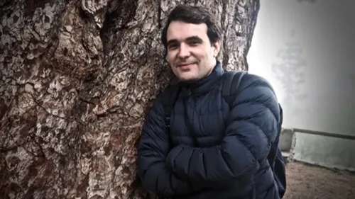 Emmanuel Macron dit son inquiétude, après la condamnation du...