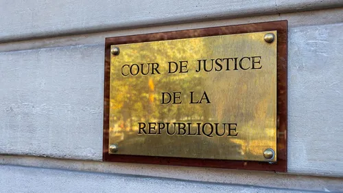 Une plainte déposée contre les ministres du travail, de la santé et...