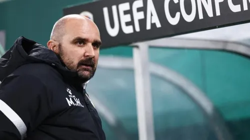 Un entraîneur de foot fait une crise cardiaque en plein match 