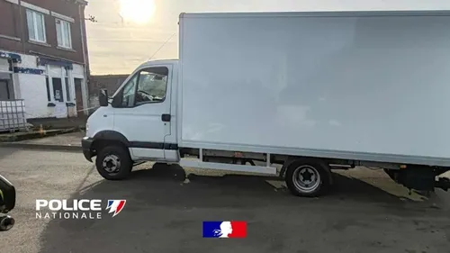 La police a intercepté, à Lille, un fourgon en "légère" surcharge