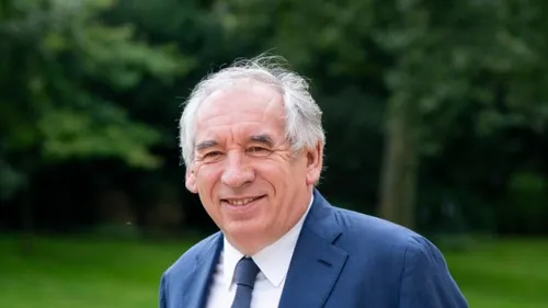 François Bayrou et son gouvernement vont-ils tomber, ce soir ? 