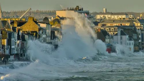 Episode de grandes marées : la préfecture appelle à la vigilance 