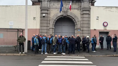 La mobilisation des surveillants de la maison d'arrêt de Béthune 