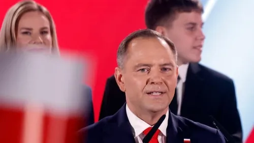 Pologne : le candidat nationaliste remporte les élections...