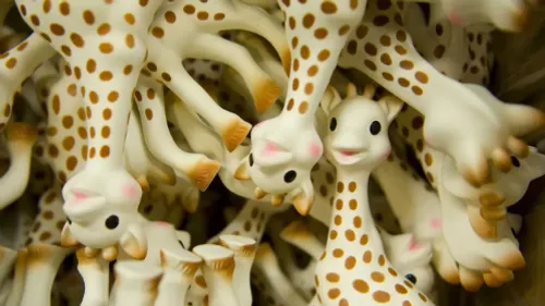 Sophie la girafe, jouet emblématique français, fabriqué... en Chine ! 