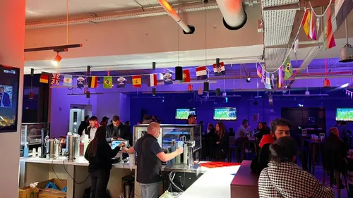 Coupe du Monde : Une première réussie pour le bar éphémère du Stade...