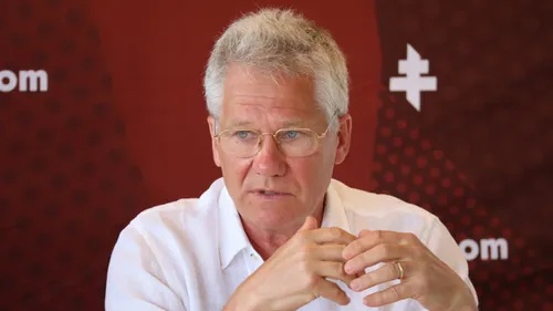 László Bölöni : « Je suis plus joueur d’échecs que de poker » 